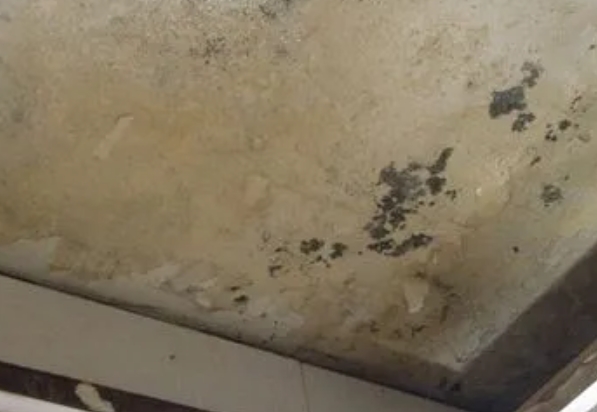 屏边阳台漏水维修公司分享下屏边卫生间渗水维修需要注意哪些问题。
