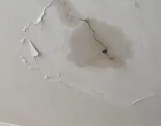 屏边阳台漏水维修公司分享下屋面防水工程质量问题原因分析